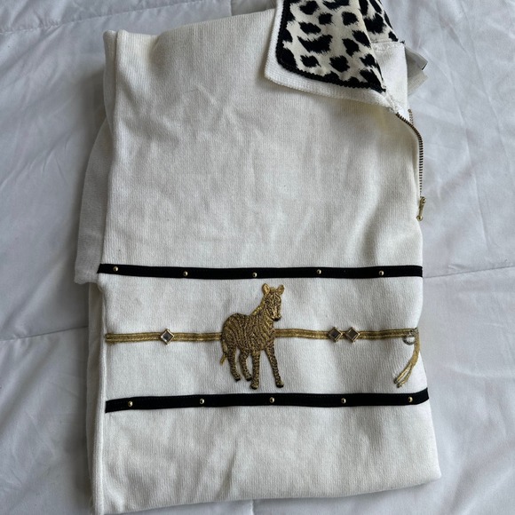 Clodia Dee Safari White 2 pc Set - Picture 7 of 8